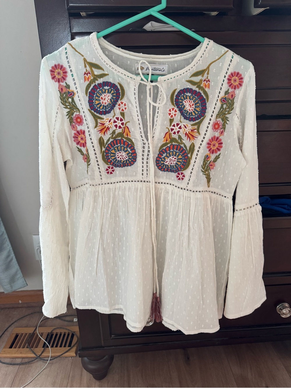 Montana Co Boho Embroidered White Peasant Top with Floral Detail small